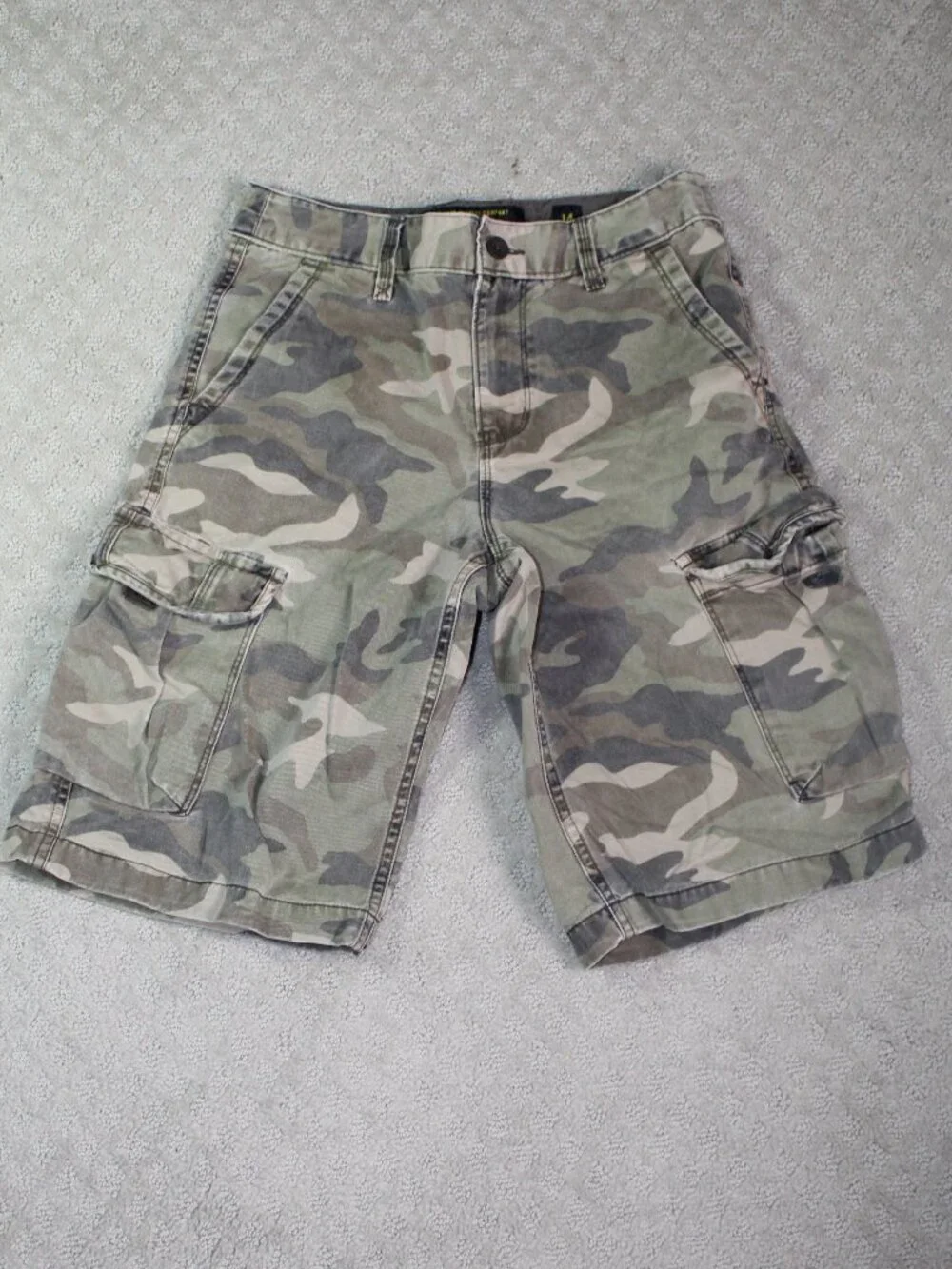 Old Navy Surplus Company Youth Size 14 Green Camo 100% Cotton Cargo Shorts